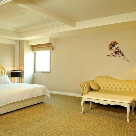 تاينان Asia Emperor Hotel المظهر الخارجي الصورة