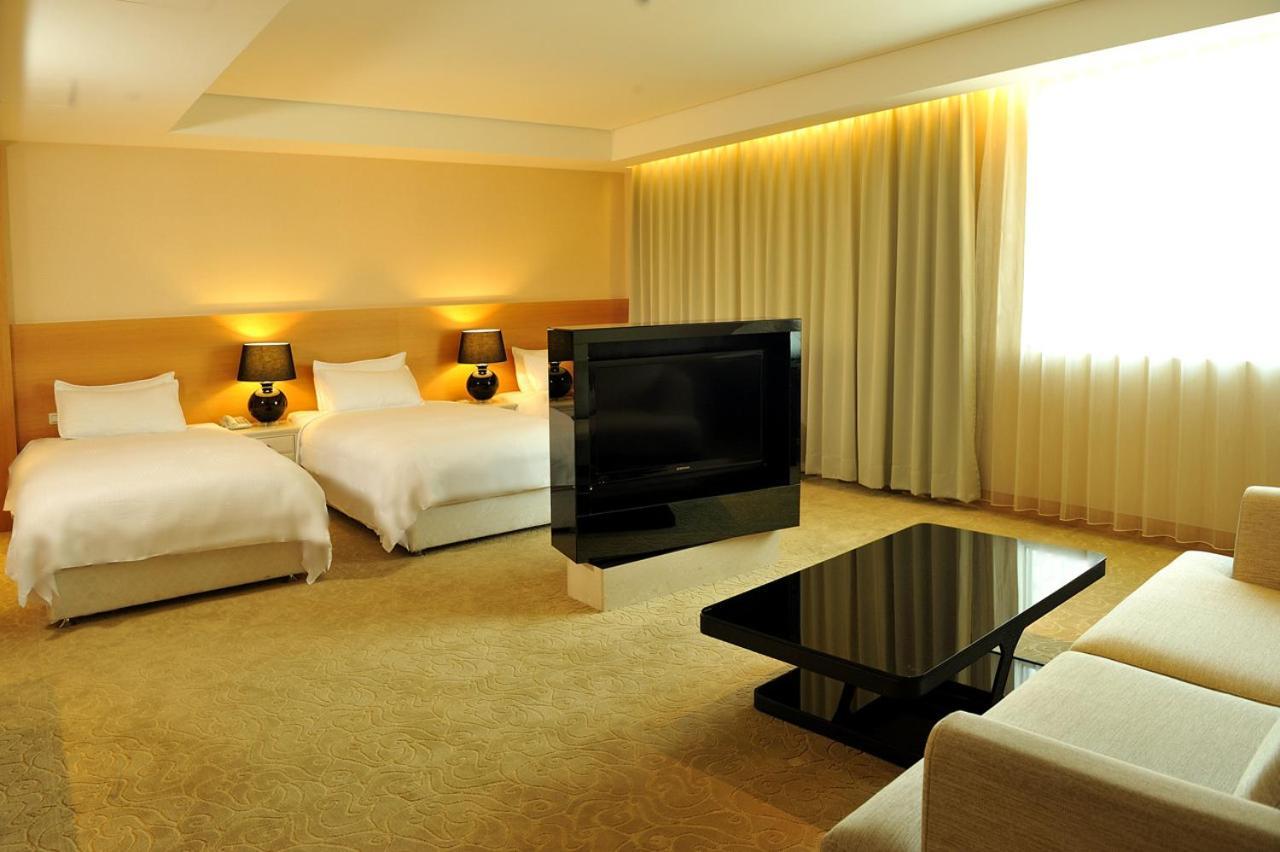 تاينان Asia Emperor Hotel المظهر الخارجي الصورة